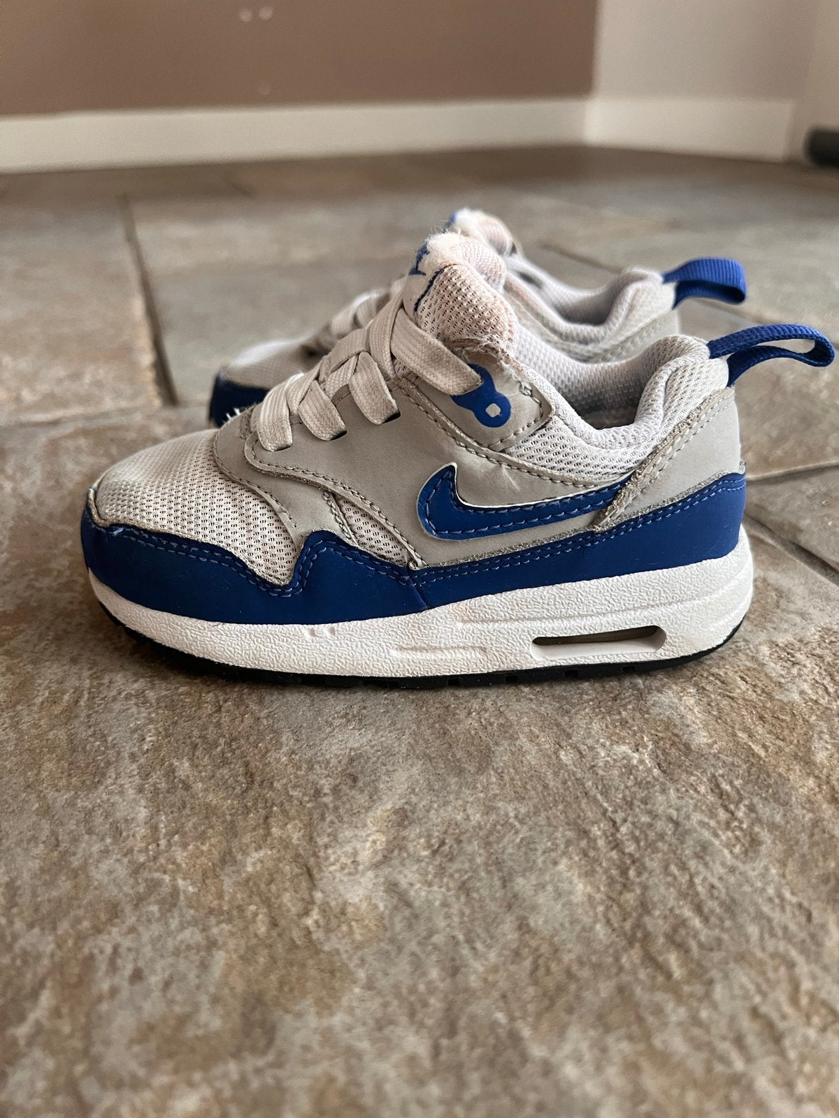 Nike Air Max 1 OG Blue maat 23,5, Kinderen en Baby's, Ophalen of Verzenden, Zo goed als nieuw, Jongen of Meisje, Schoenen