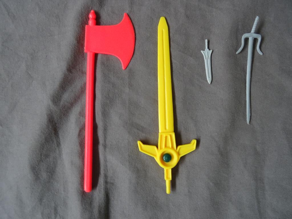 Onderdelen zwaard bijl He-man vintage actiefiguren, Ophalen of Verzenden, Zo goed als nieuw