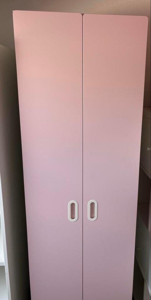 IKEA kast met roze deuren, planken en draadmanden, Huis en Inrichting, Kasten | Kledingkasten, Ophalen, Gebruikt, 50 tot 100 cm