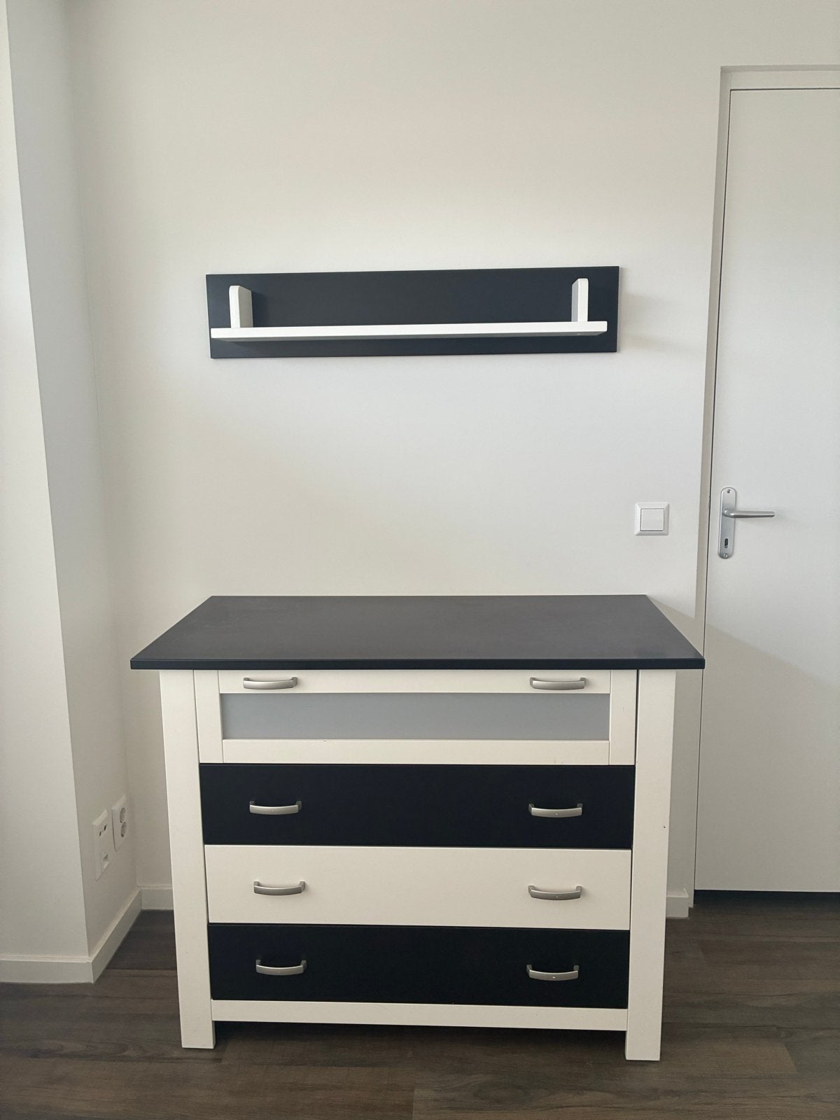Complete Babykamer Zwart Wit: Commode, Ledikant, Kast, Plank, Kinderen en Baby's, Kinderkamer | Complete kinderkamers, Ophalen