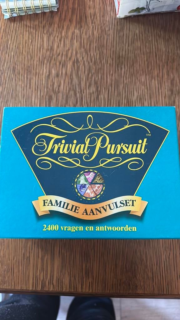 Trivial Pursuit - familie aanvulset, Hobby en Vrije tijd, Gezelschapsspellen | Bordspellen, Vijf spelers of meer, Ophalen of Verzenden