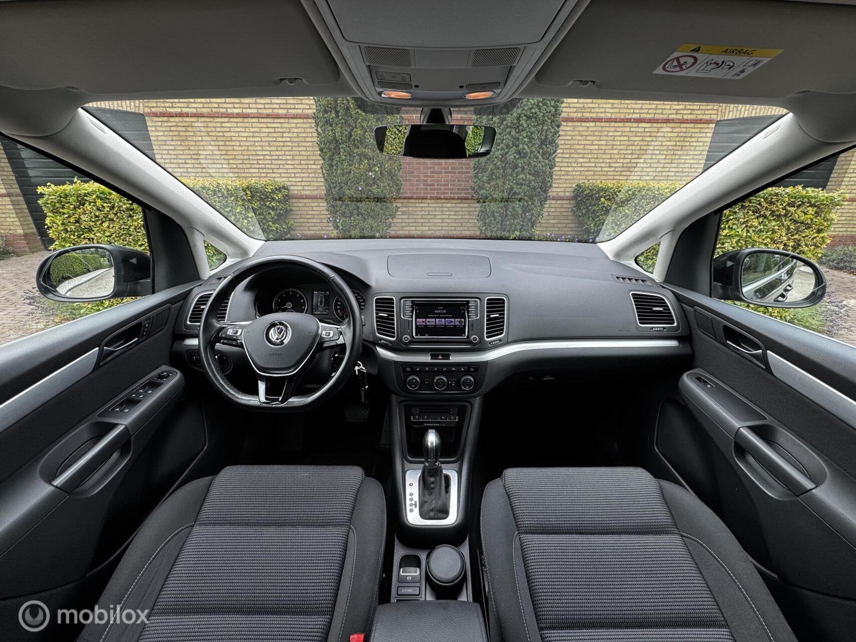 Volkswagen Sharan 1.4 TSI Exclusive Series 7Pers Dealer O.H., 15 km/l, Euro 6, 4 cilinders, 7 stoelen