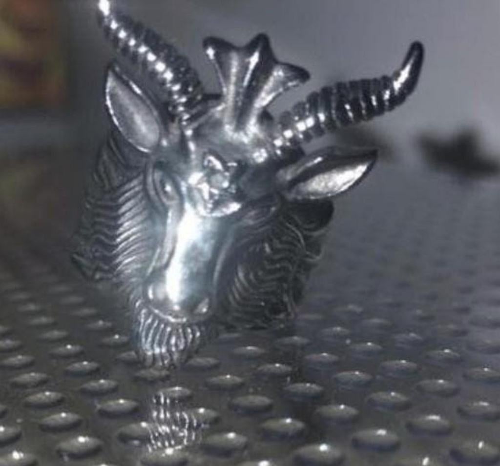 Outlaws Amsterdam Baphomet Ring - Zilverkleurig, IJzer of Staal, 19 tot 20, Heer, Ophalen of Verzenden