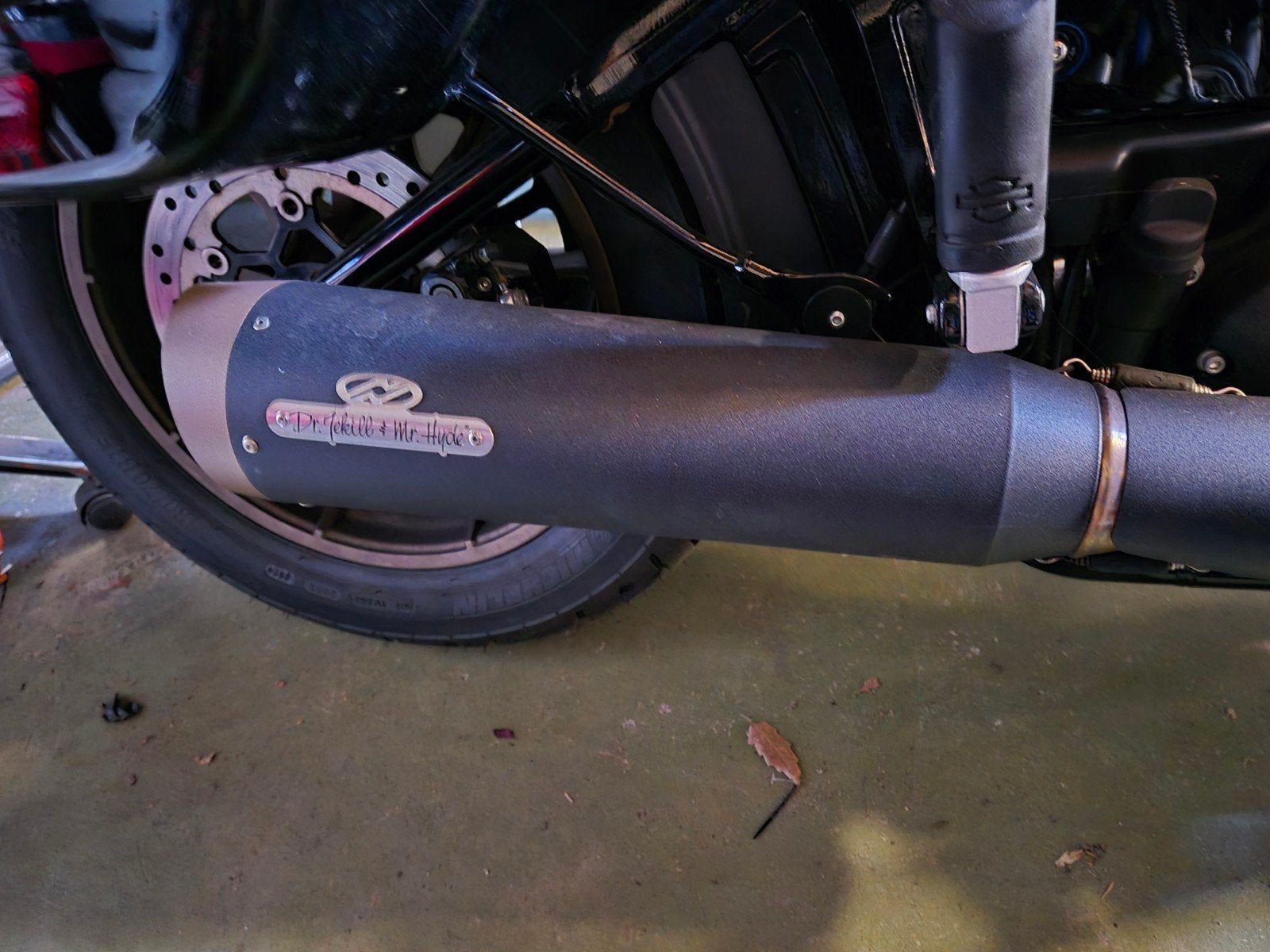 Jeckyl & Hyde uitlaatsysteem Harley Lowrider ST 2024, Motoren, Ophalen, Gebruikt