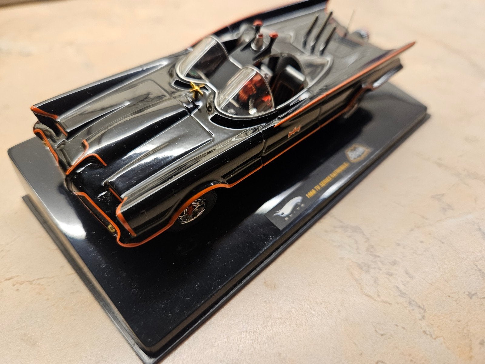 Hot Wheels Elite Batmobile 1966 TV Series 1:43, Ophalen of Verzenden, Nieuw, Auto, Overige merken