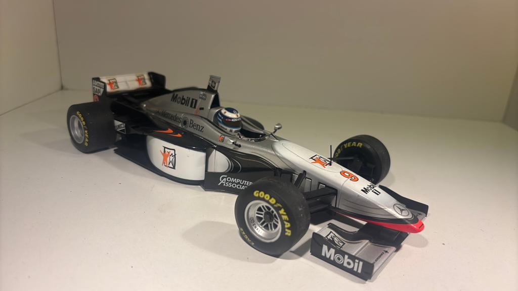F1 McLaren mp4/12 hakkinen 1997 minichamps 1.18, Hobby en Vrije tijd, Modelauto's | 1:18, Ophalen of Verzenden, MiniChamps, A