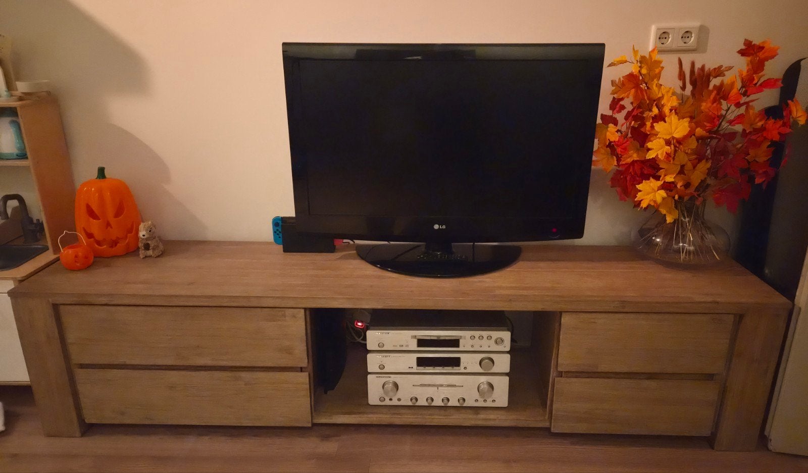 Houten TV-meubel met 4 lades en open vak - 220x45x50 cm, Ophalen, Gebruikt, 200 cm of meer, Minder dan 100 cm