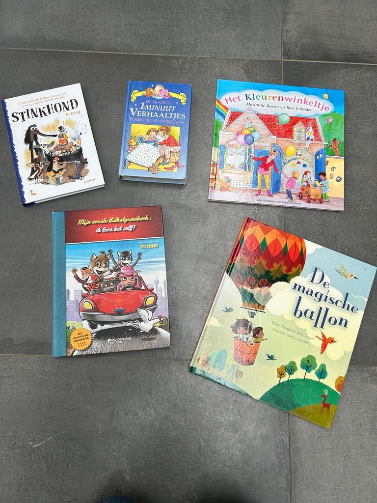 Kinderboeken: Stinkhond, Sprookjes, Kleurenwinkeltje, Magisc, Boeken, Ophalen of Verzenden, Gelezen, Fictie algemeen