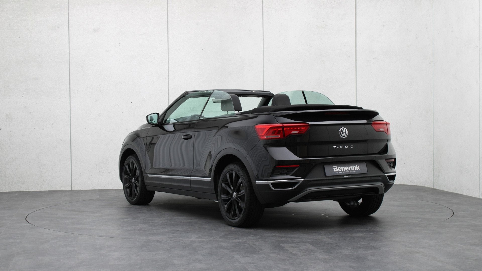 Volkswagen T-Roc Cabrio 1.5 TSI Style | DSG | Navigatie | PD, Auto's, 12 maanden, Zwart, 4 cilinders, Zwart