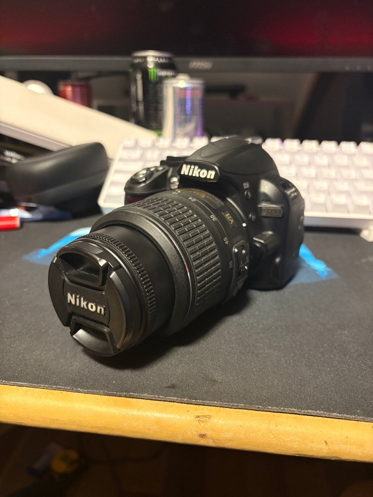 Nikon D3100 met 18-55 MM lens, Ophalen, Ingebouwde flitser, Lensdop, Zo goed als nieuw