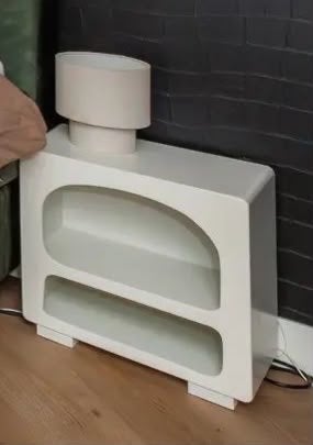 Stijlvol wit nachtkastje met opbergruimte, 2 stuks., Ophalen, Met plank(en), Gebruikt, 50 tot 100 cm