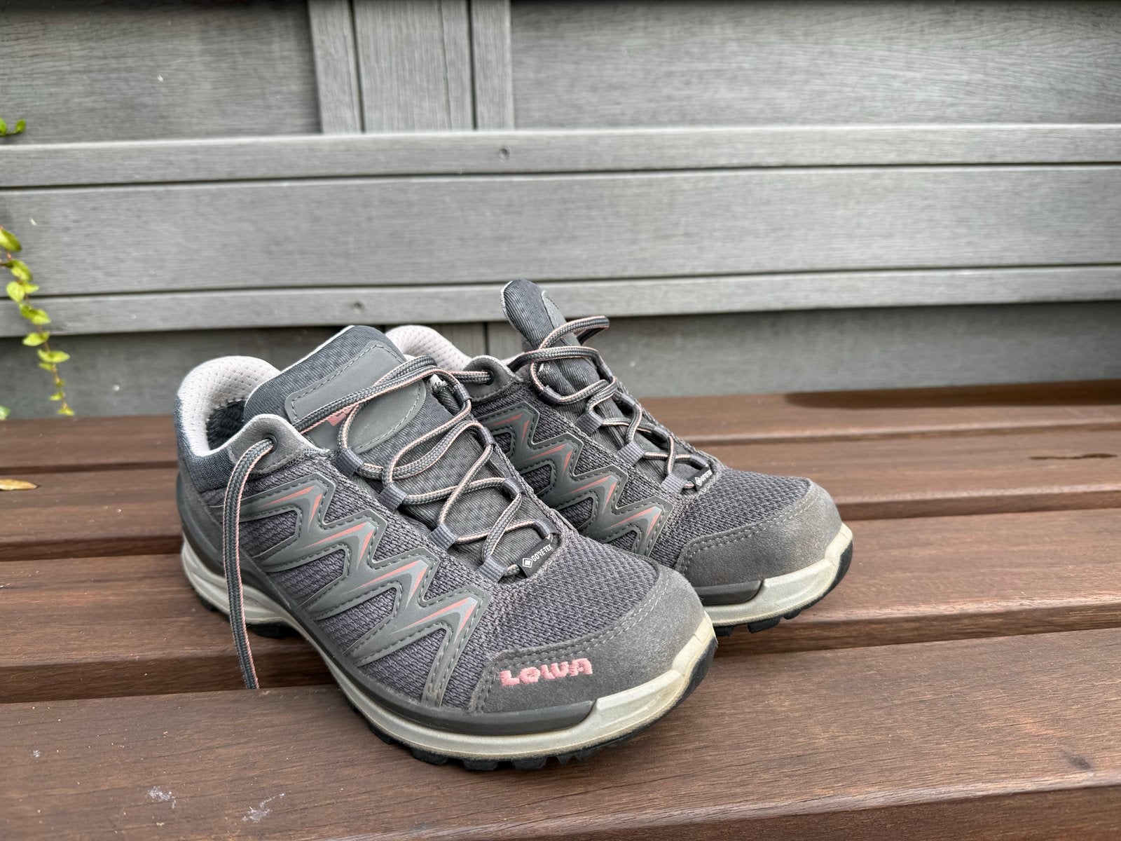 Lowa wandelschoenen dames  - Zo goed als nieuw maat 38, Ophalen of Verzenden, Zo goed als nieuw, Schoenen