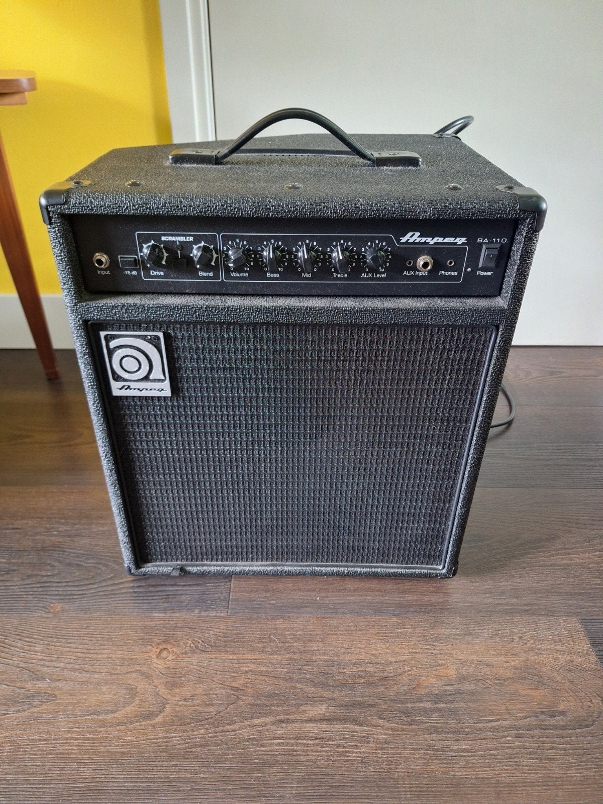 Basversterker Ampeg BA 110, Ophalen, Minder dan 50 watt