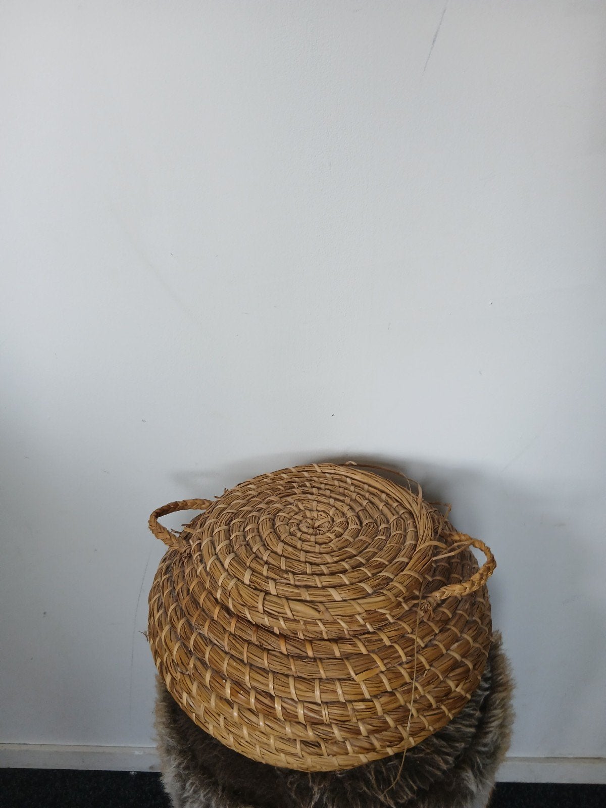Vintage rieten mand met deksel, Antiek en Kunst, Ophalen of Verzenden
