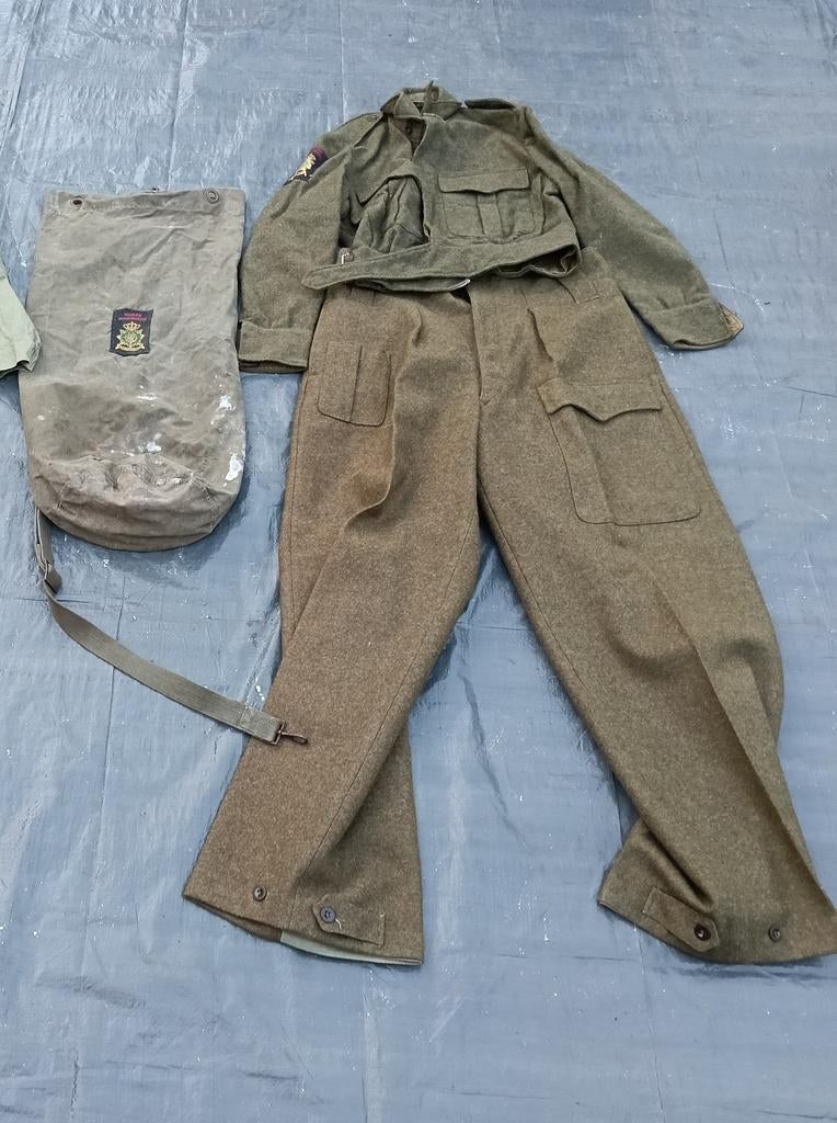 Korps Mariniers Kleding Set '60 €110, Verzamelen, Ophalen of Verzenden, Marine, Nederland, Kleding of Schoenen