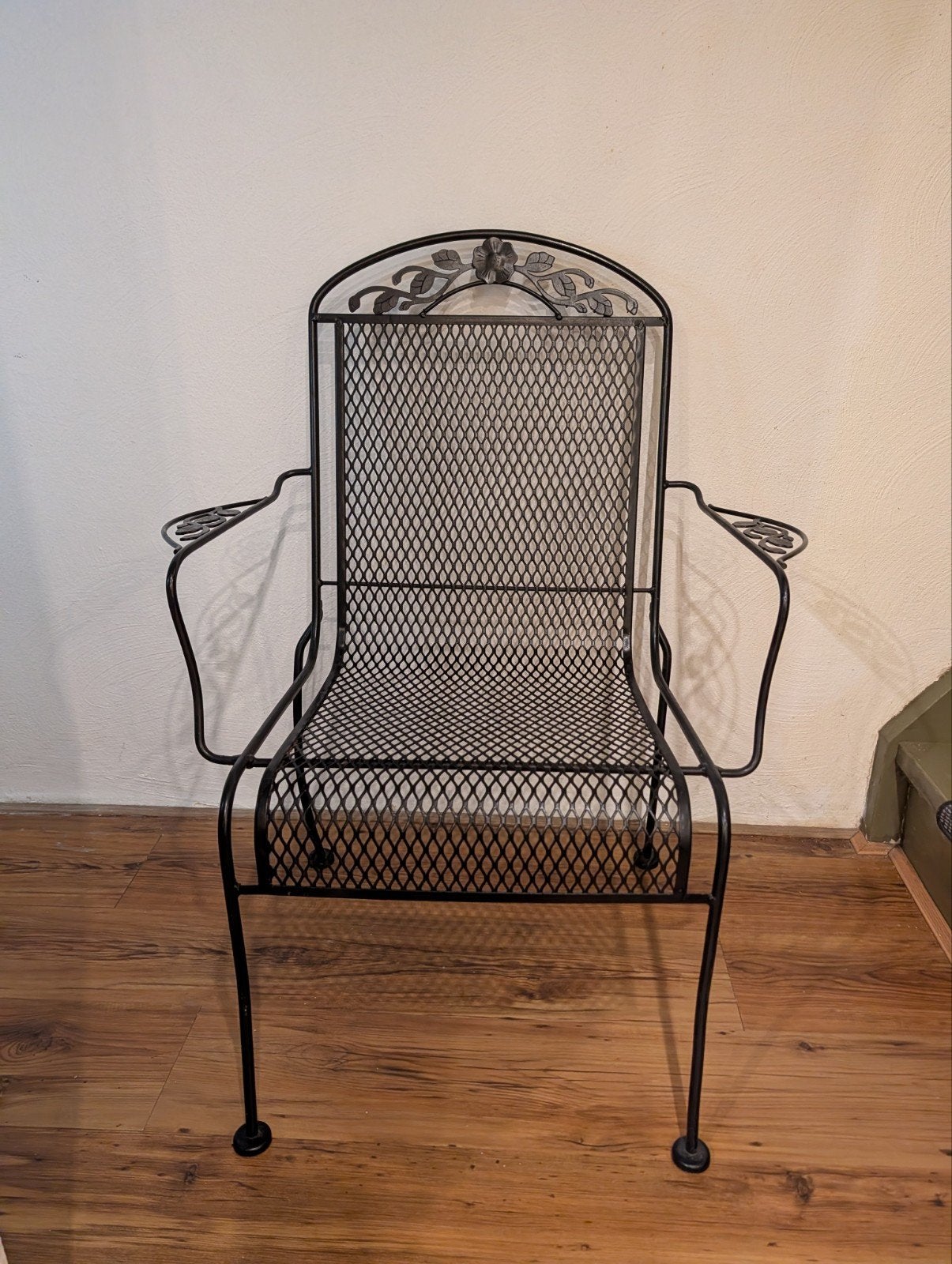 Sierlijke metalen tuinstoel zwart vintage look, Tuin en Terras, Tuinstoelen, Ophalen, Zo goed als nieuw, Metaal
