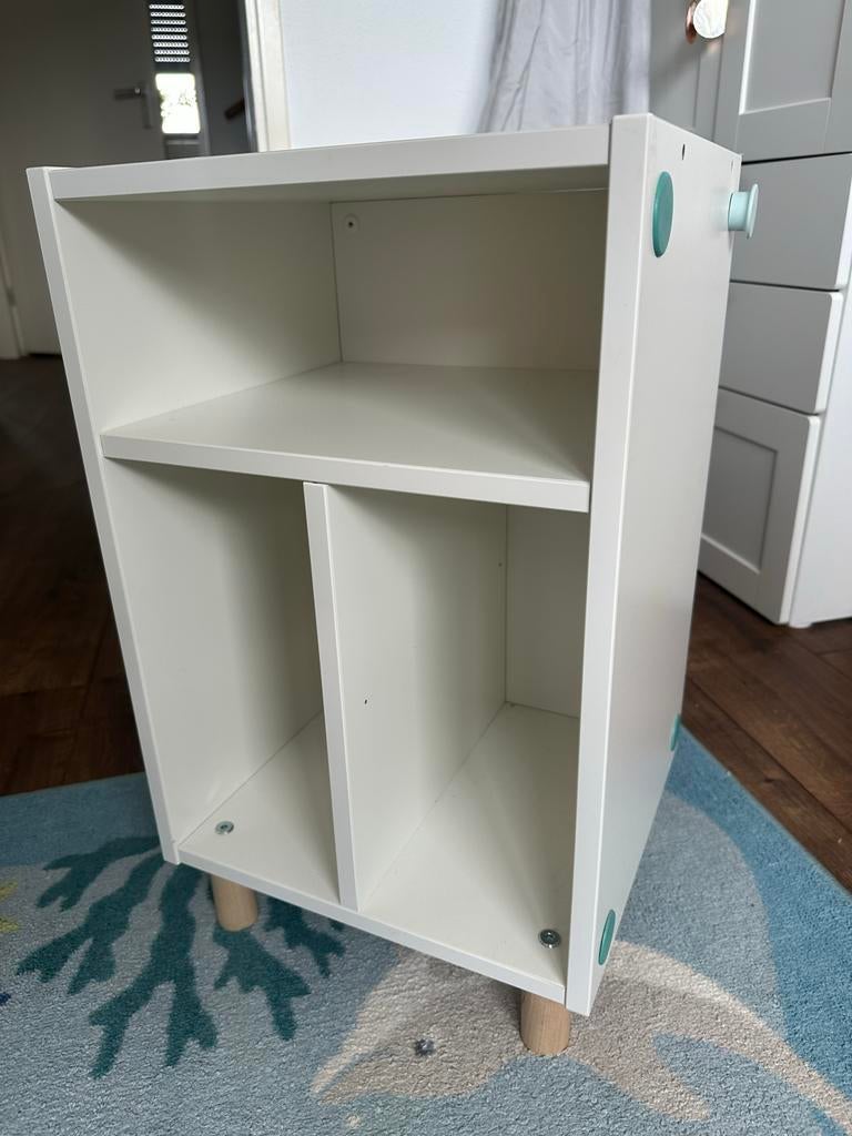 IKEA Smussla Nachtkastje / Opbergkastje wit, Kinderen en Baby's, Kinderkamer | Commodes en Kasten, Minder dan 75 cm, Zo goed als nieuw