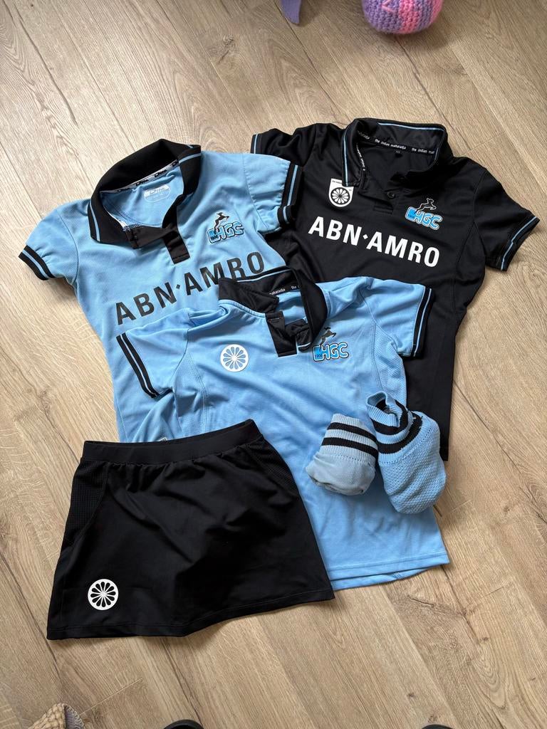 HGC Hockeykleding Set - 2 shirts, rokje en sokken (maat 152), Ophalen of Verzenden, Gebruikt, Jongen of Meisje, Setje