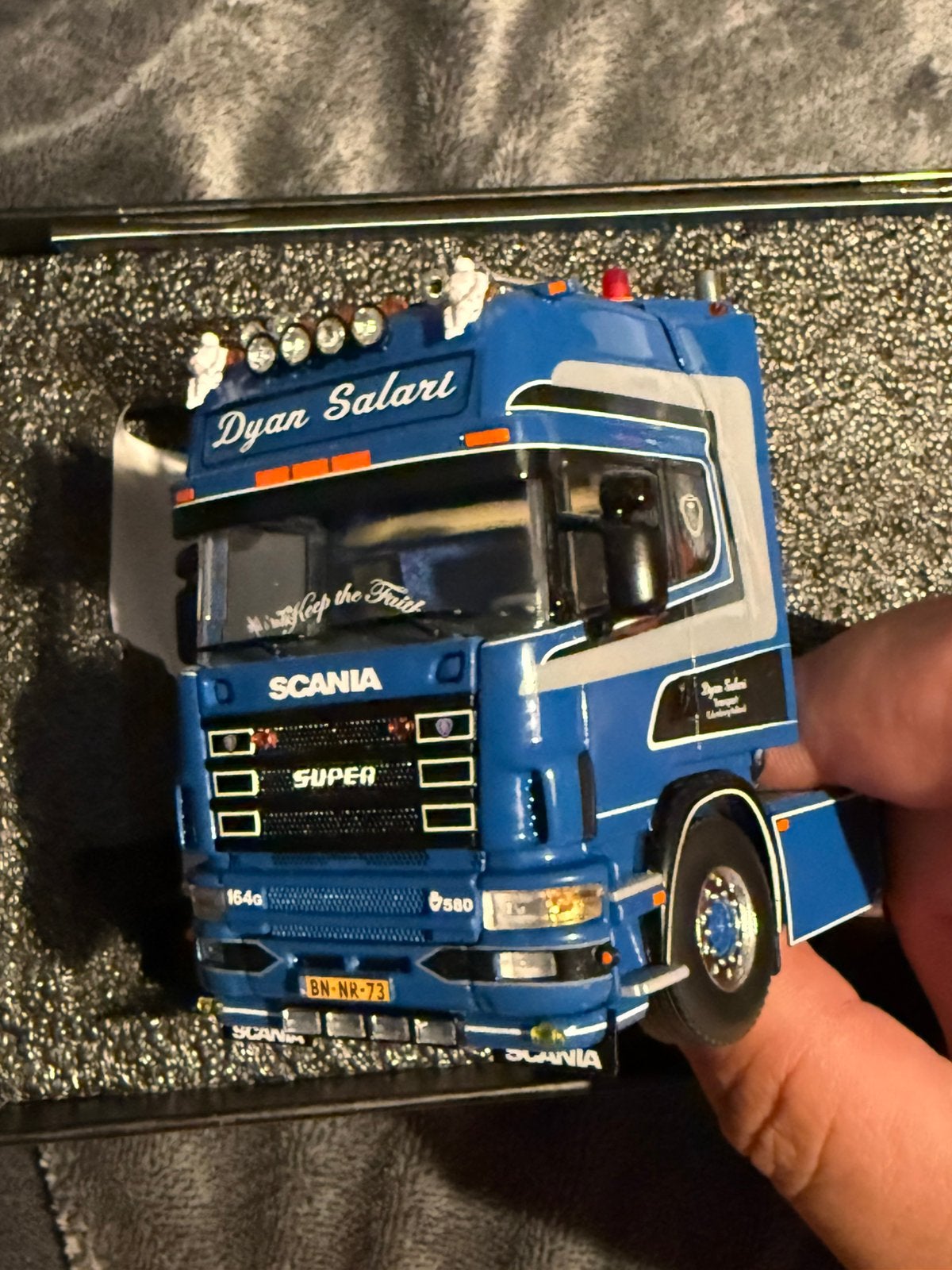Dyan Salari wsi, Hobby en Vrije tijd, Modelauto's | 1:50, Ophalen of Verzenden, Zo goed als nieuw, Bus of Vrachtwagen, Wsi