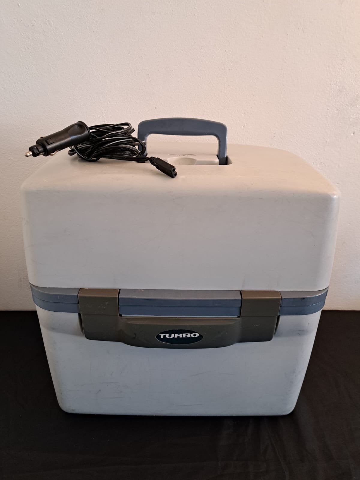 Elektrisch Koelbox 12V aansluiting
licht gewicht van 3 kilo, Ophalen, Gebruikt, Elektrisch