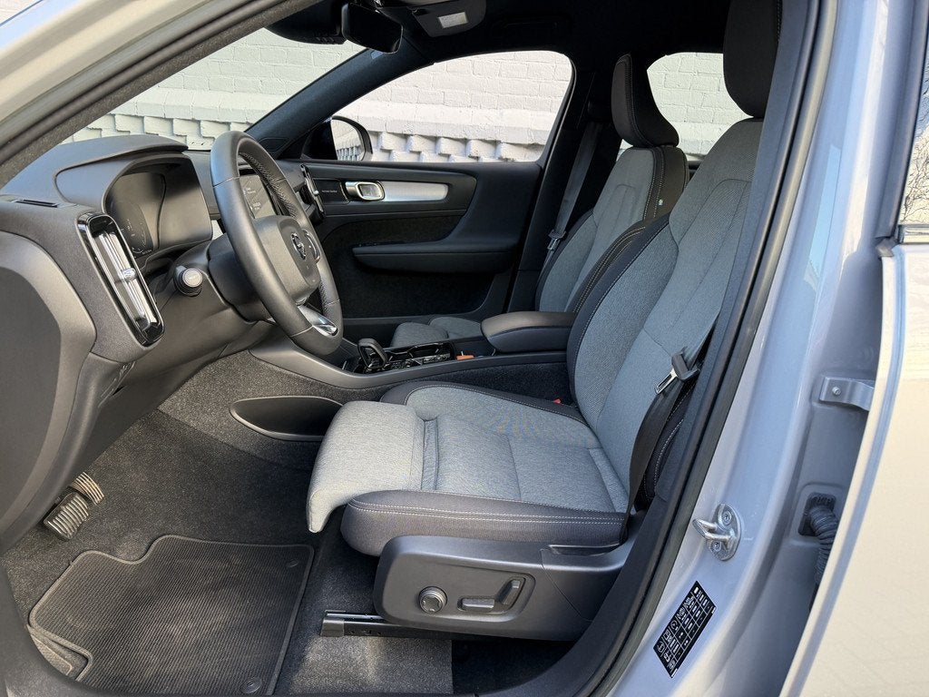 Volvo XC40 1.5 T4 Recharge Plus Dark Harman/kardon Achteruit, Stof, Bedrijf, Hybride Elektrisch/Benzine, 3 cilinders