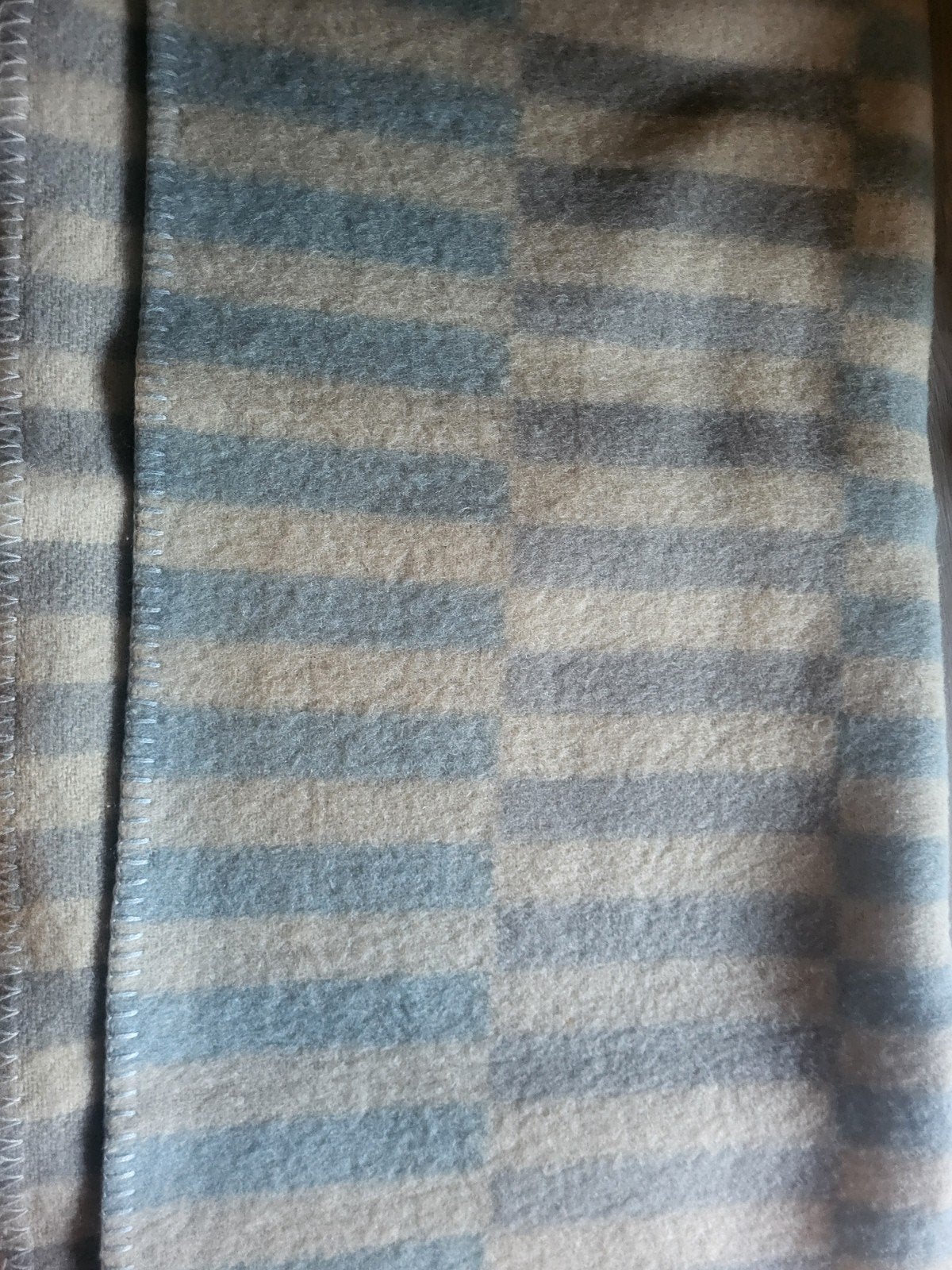 Aabe deken geblokt in lichte kleuren blauw / blauwgrijs, Gebruikt, 100 tot 150 cm, Ophalen of Verzenden, 150 tot 200 cm