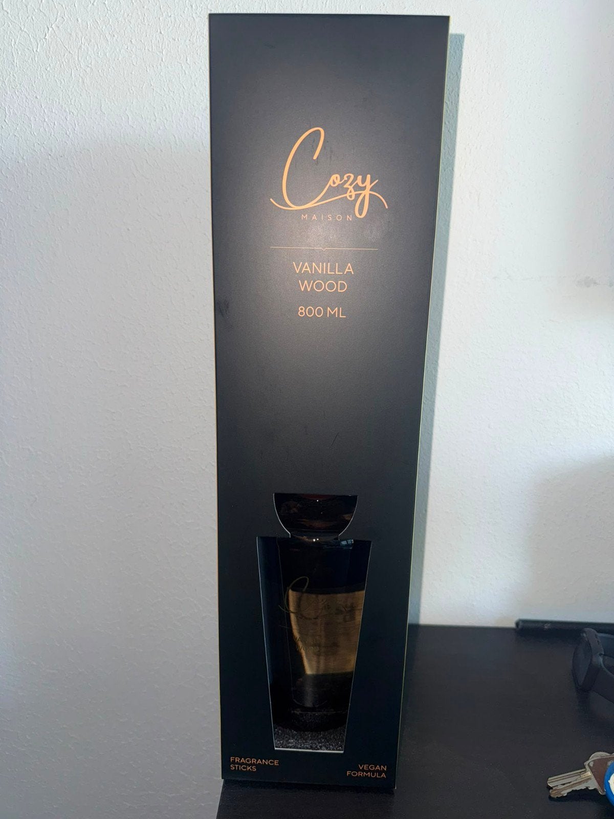 Cozy Maison Vanilla Wood Geurstokjes - 800 ML, Zwart, Overige materialen, Nieuw, Ophalen of Verzenden
