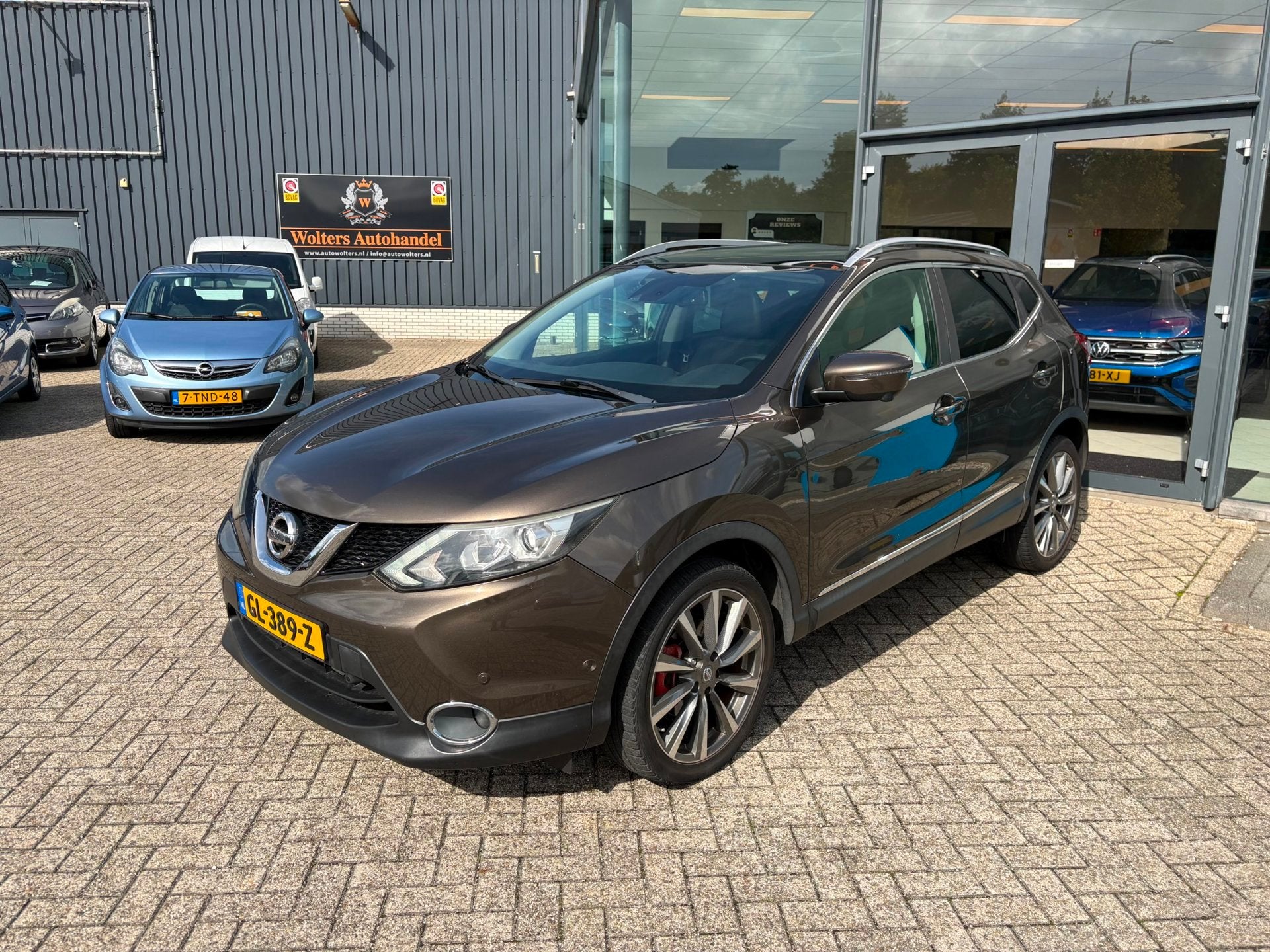 Nissan Qashqai 1.2 Tekna *PANO, Auto's, Voorwielaandrijving, Gebruikt, Zwart, 4 cilinders