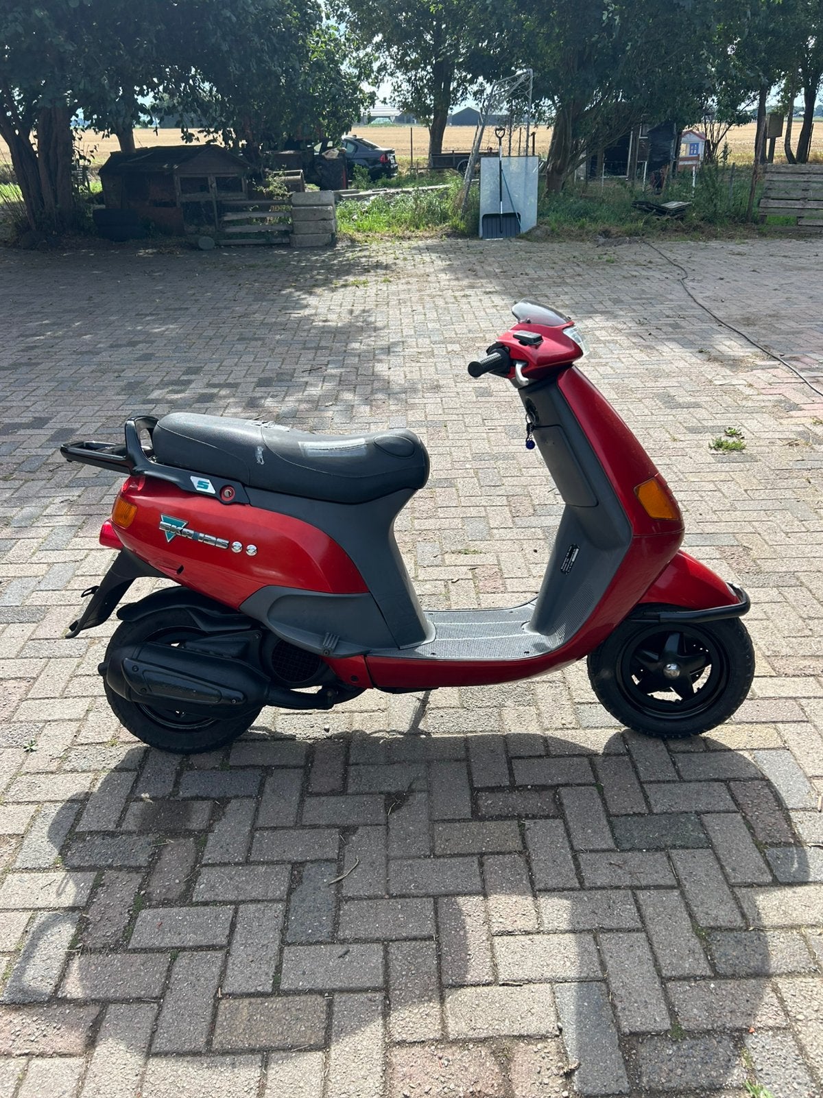 Piaggio SKR 125cc 2T Duits, Fietsen en Brommers, Scooters | Piaggio, Ophalen of Verzenden, Zo goed als nieuw, Tweetakt, Overige modellen