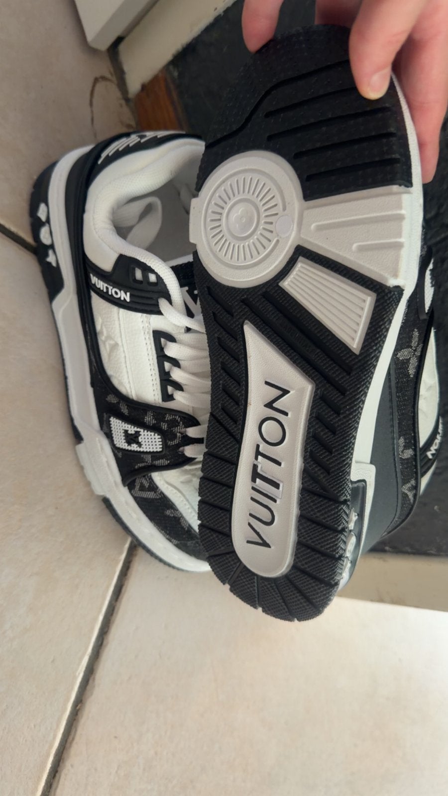 Louis Vuitton Sneakers, Ophalen of Verzenden, Zo goed als nieuw, Zwart, Sneakers of Gympen