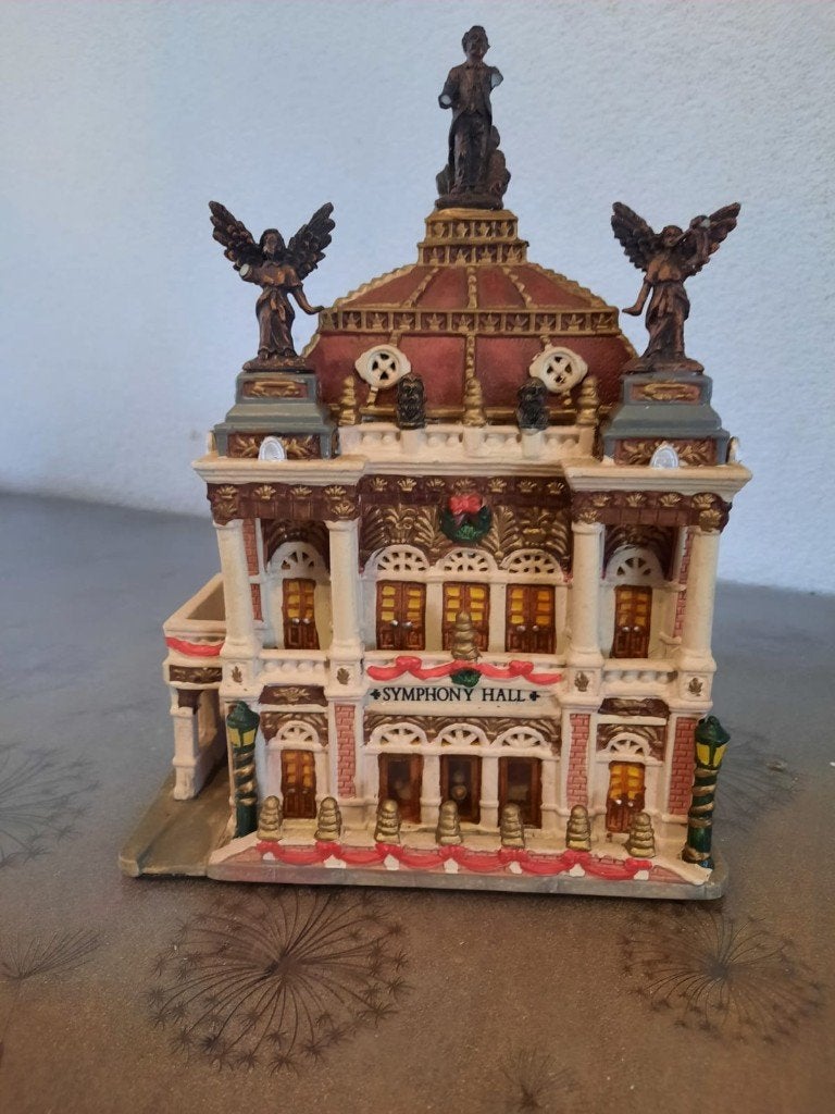 Lemax Symphony Hall(85701) Kerstdorp Huisje ( beschadiging), Ophalen of Verzenden, Gebruikt