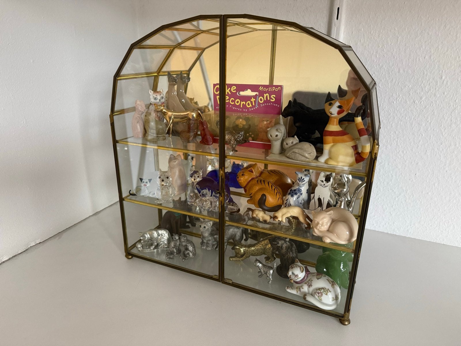 Curiosa Kabinet met Kattenbeeldjes van Franklin Mint, Antiek en Kunst, Ophalen