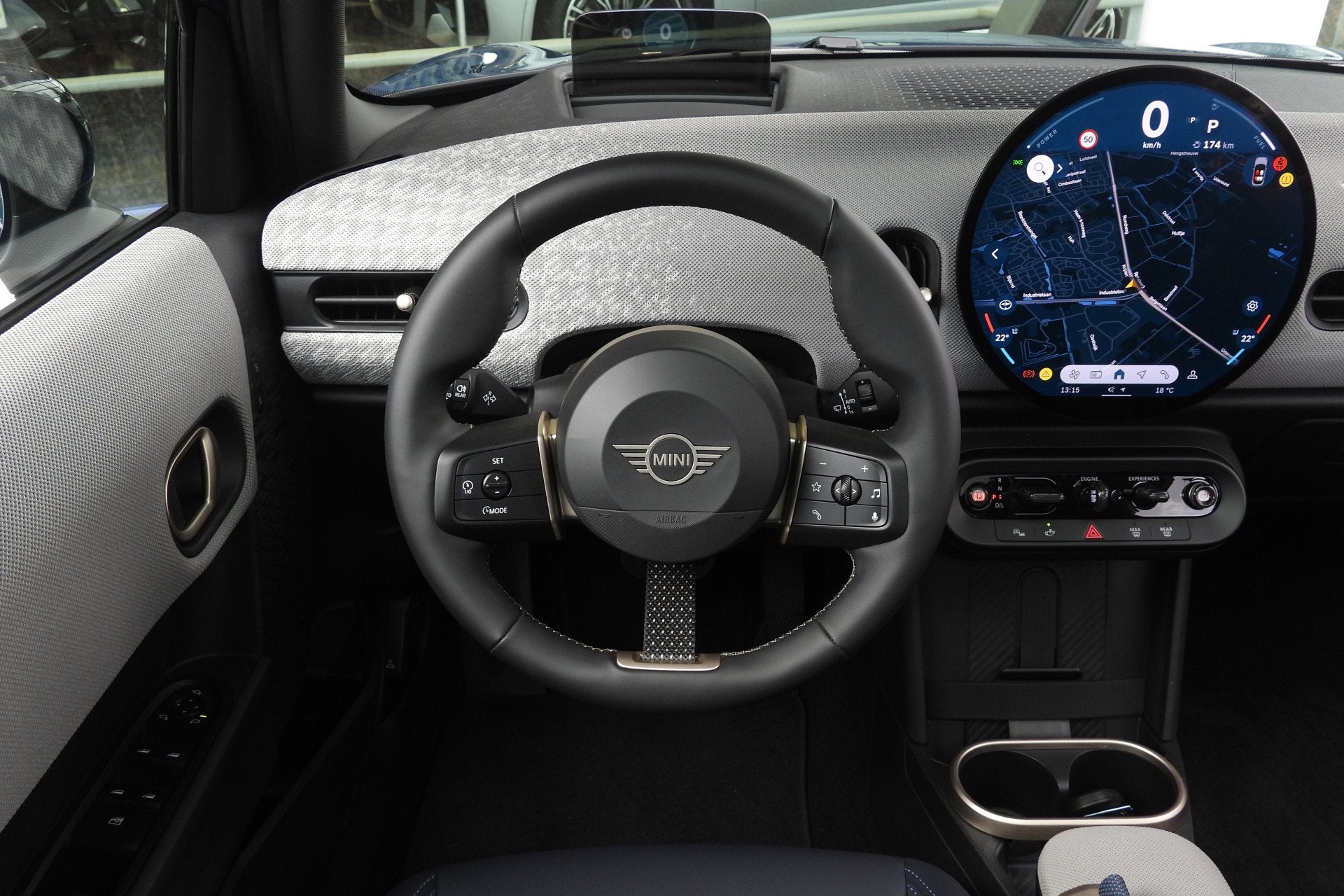 MINI Hatchback Cooper C Automaat / Favoured / Pakket M / 18, Auto's, Mini, Dealer onderhouden, Gebruikt, 156 pk, Met garantie (alle)