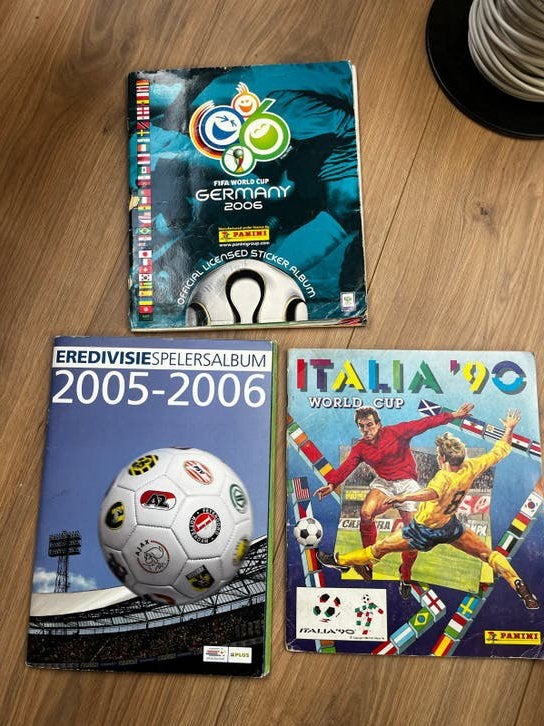 Voetbalplaatjes magazines - Panini Italia '90, WK 2006, Ered, Ophalen of Verzenden, Gebruikt, Stickers en Plaatjes