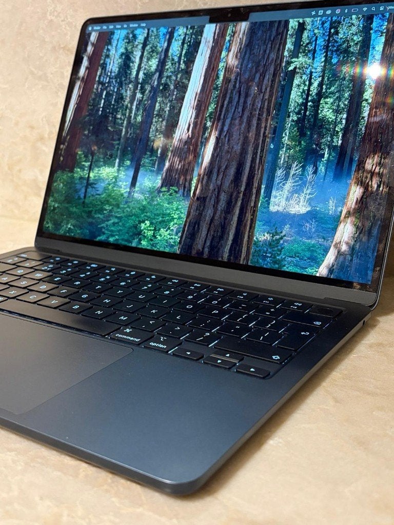 Foto 5 van Apple MacBook Air 13" M3 (2024)–16 GB/512 GB– Midnight Blue