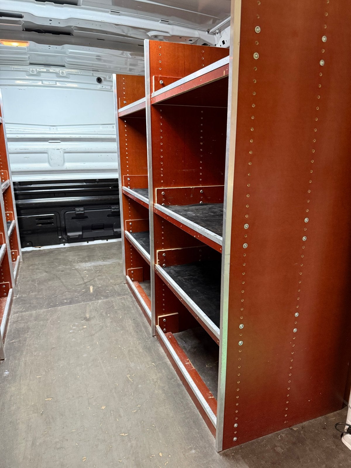 Op maat gemaakte bedrijfswageninrichting  Renault Trafic L1, Ophalen