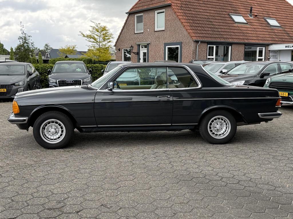 Mercedes-Benz 200-280 (W123) 230 CE, Auto's, 12 maanden, Gebruikt, 4 cilinders, Bedrijf