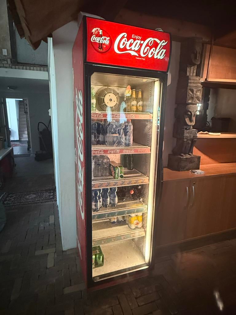 Coca-Cola Koelkast - 199x59x61 cm, Ophalen, Zonder vriesvak, 200 liter of meer, 160 cm of meer