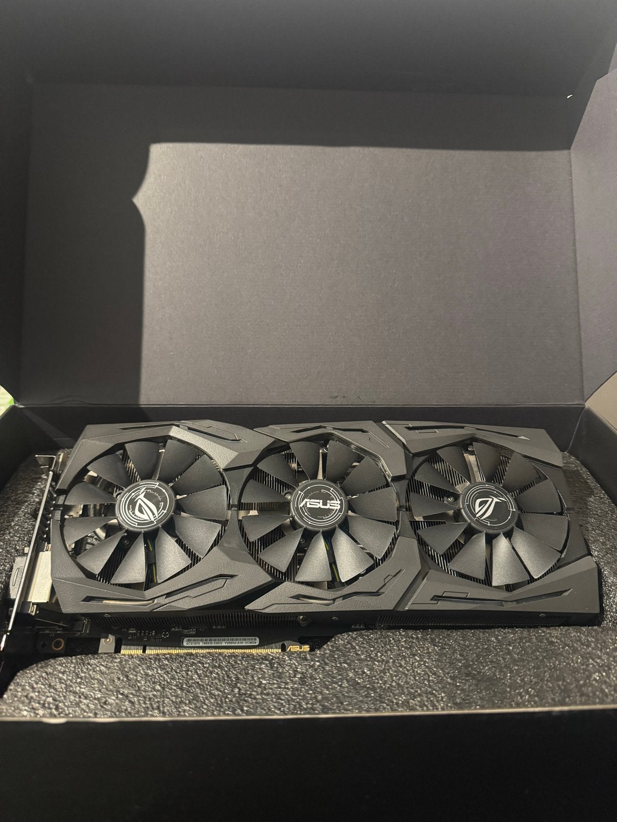 ASUS ROG Strix GTX 1070 Videokaart, Computers en Software, Ophalen, PCI-Express 3, HDMI, Nvidia