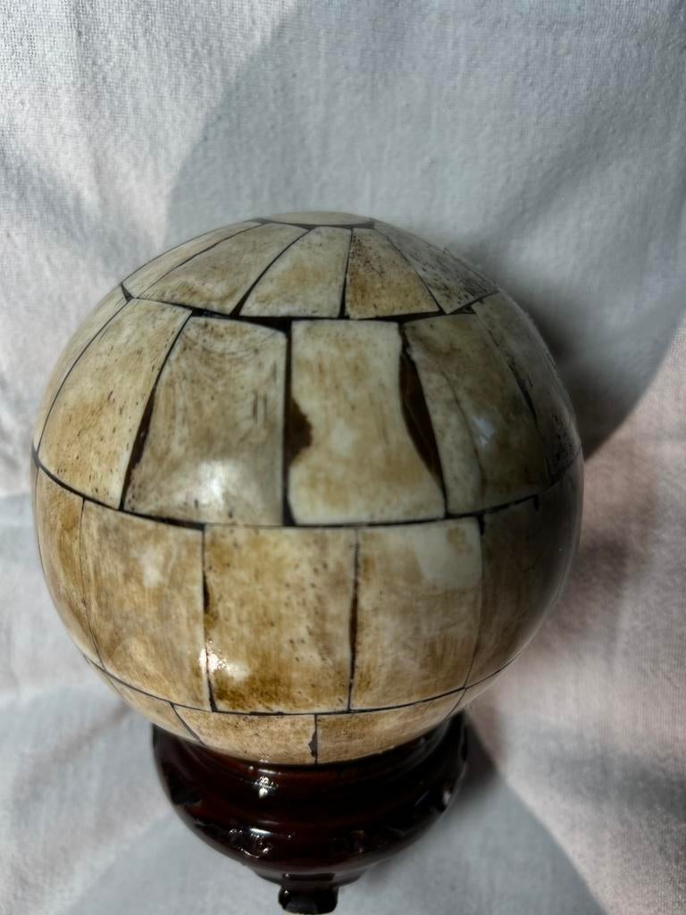 Grote vintage benen woondecoratie bol op voet, Ophalen of Verzenden, Zo goed als nieuw, X, X