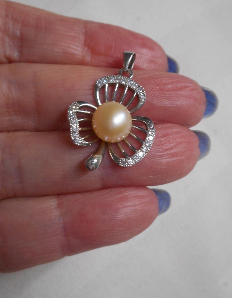 Zilveren klaver hanger met parel en steentjes nr.515, Sieraden, Tassen en Uiterlijk, Kettinghangers, Verzenden, Zo goed als nieuw