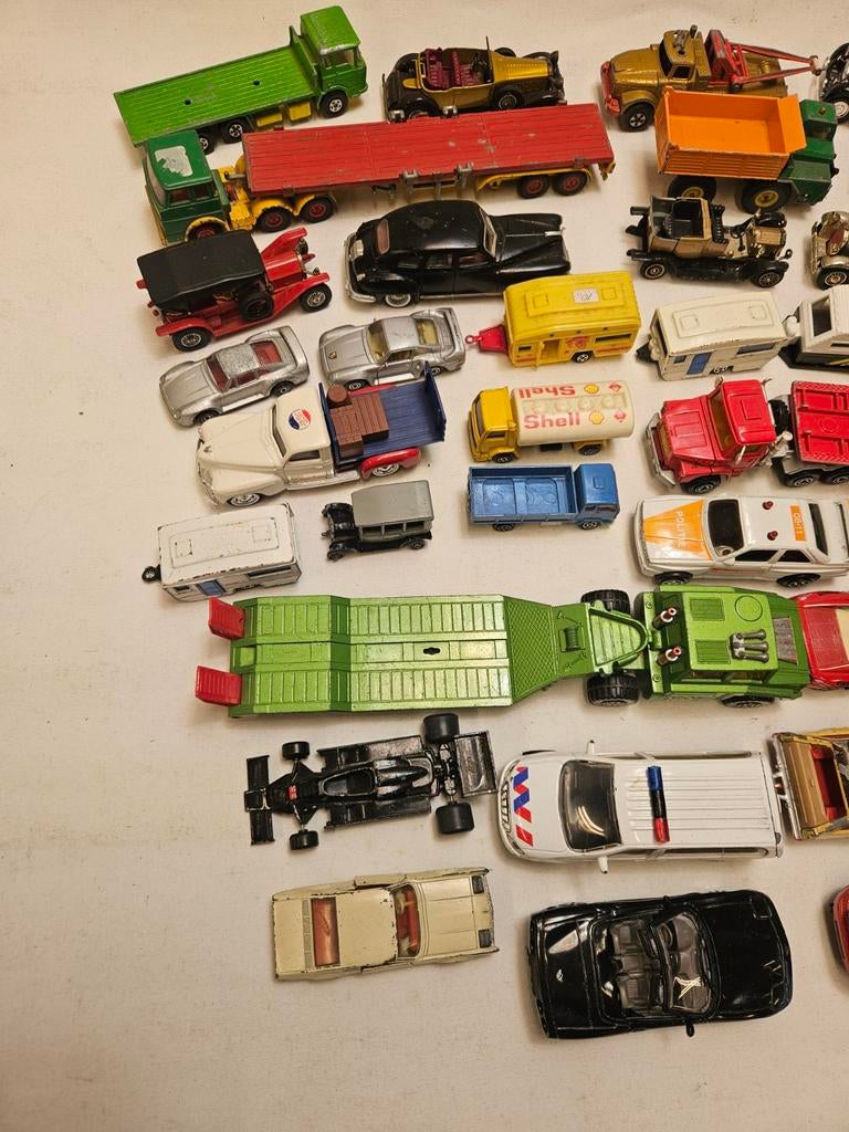 Grote verzameling modelauto's en vrachtwagens, Hobby en Vrije tijd, Modelauto's | 1:18, Gebruikt, Overige typen, Onbekend, Ophalen of Verzenden