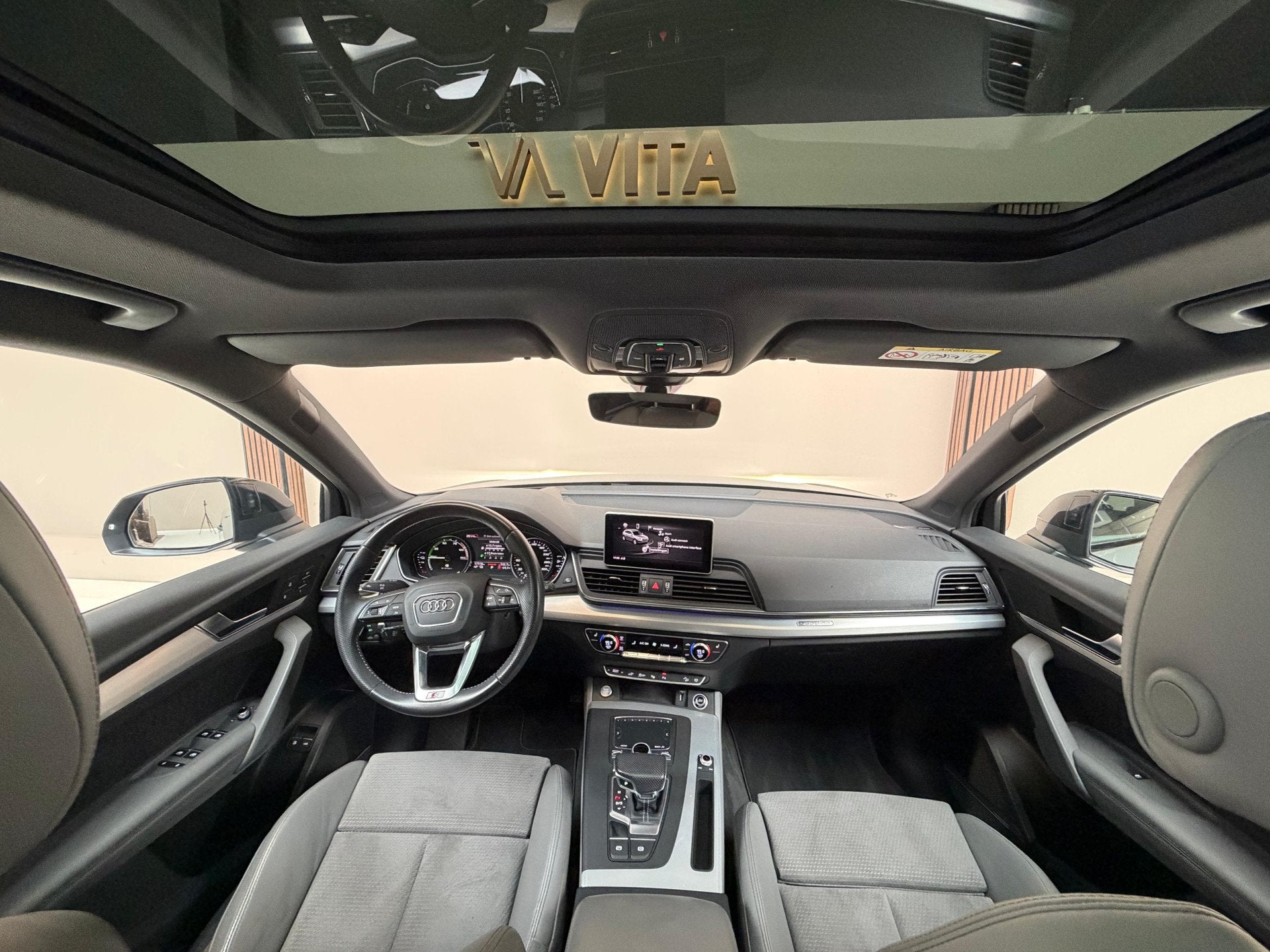 Audi Q5 55 TFSI e quattro Competition Full Option|Pano|lucht, Automaat, 2005 kg, Gebruikt, 4 cilinders