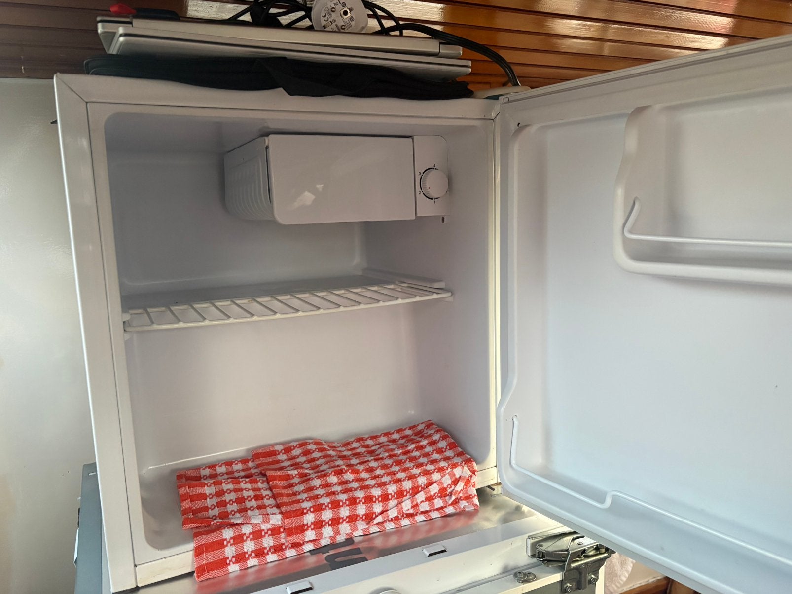 mini fridge with freezer, Ophalen, 25 tot 50 cm, Minder dan 100 cm