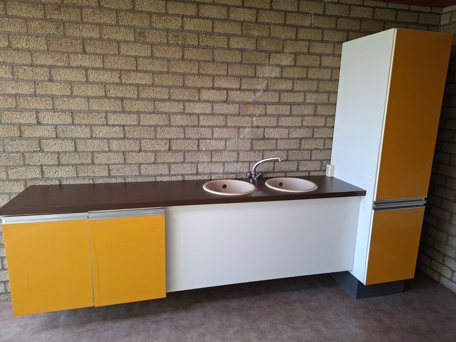 Retro Keukenblok Jaren '70 - Voormalige Tandartspraktijk, Ophalen, Gebruikt, Geel, Enkelwandige keuken