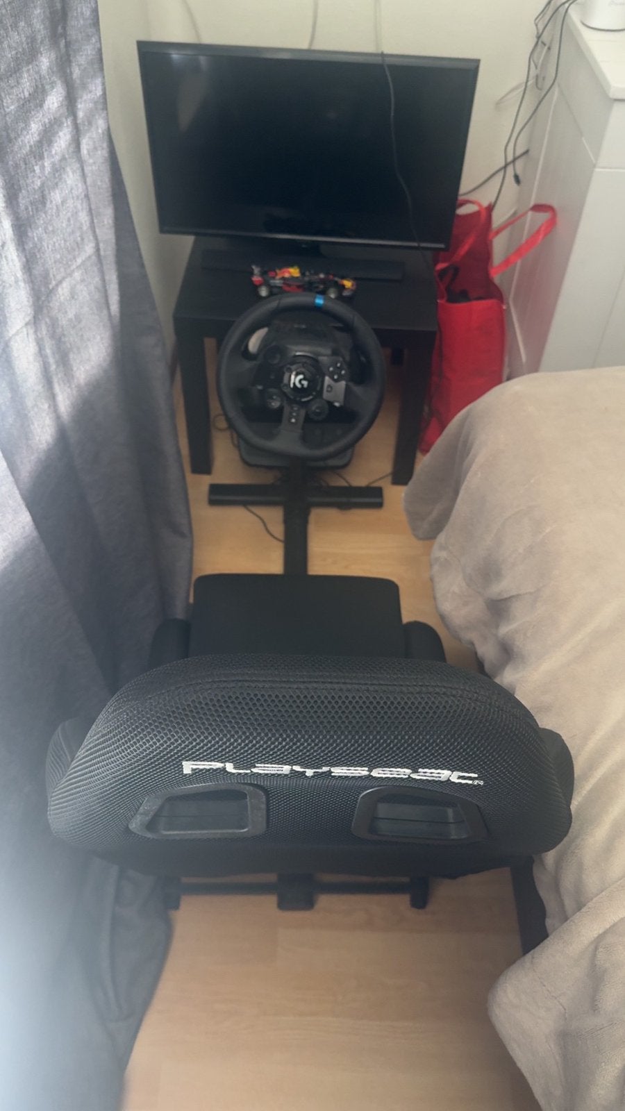 Playseat racestoel + Logitech stuur en pedalen, Spelcomputers en Games, Spelcomputers | Sony PlayStation Consoles | Accessoires