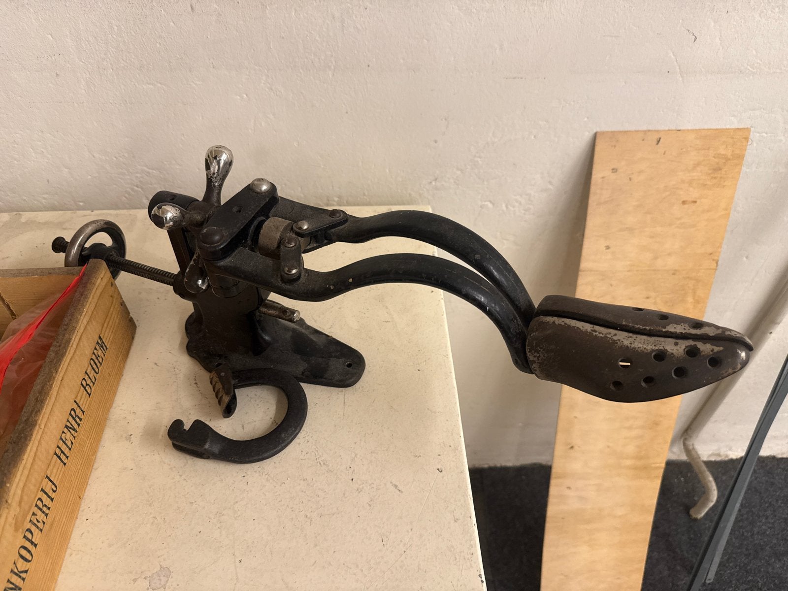 Vintage Schoenleest Oprekmachine met Diverse Leesten, Antiek en Kunst, Ophalen