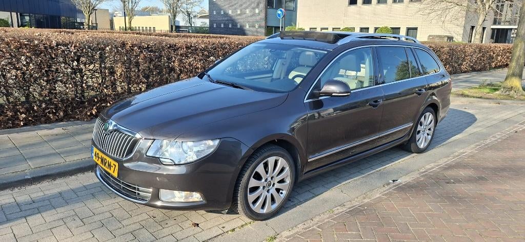 Skoda Superb 1.8TSI Combi DSG 2010 Bruin Elegance VAST PRIJS, Auto's, USB, 4 cilinders, 160 pk, 1445 kg