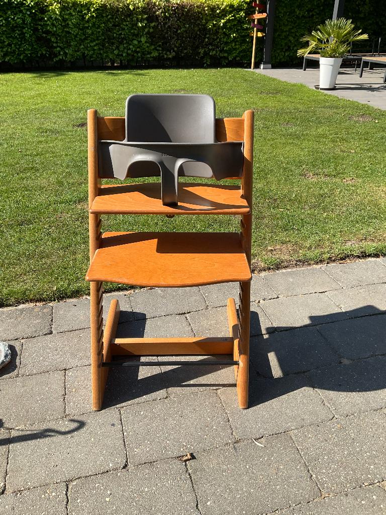 Stokke tripp trapp met grijze babyset, Kinderen en Baby's, Kinderstoelen, Ophalen, Gebruikt, Meegroeistoel, Stoelverkleiner