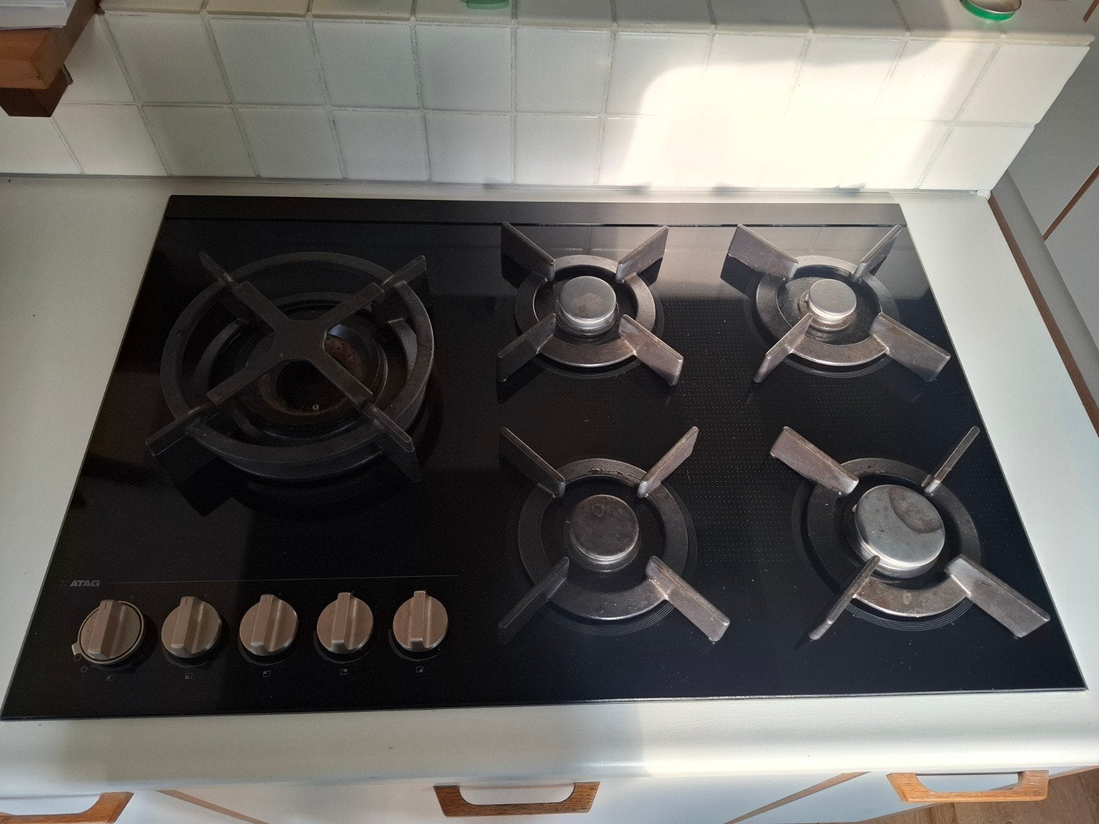 ATAG 5 pits gaskookplaat met wokbrander -BESCHIKBAAR!-, Ophalen, Minder dan 85 cm, Zo goed als nieuw, Inbouw